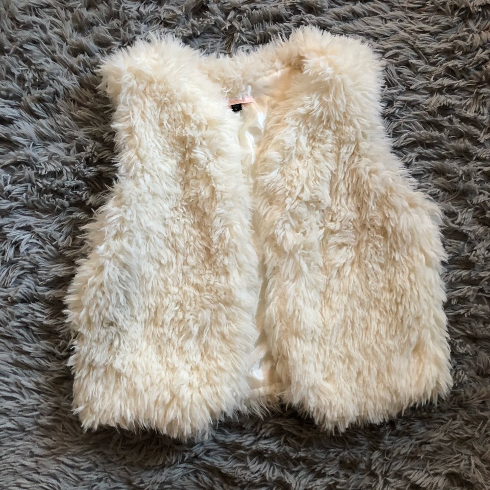 Fashion nova furry vest